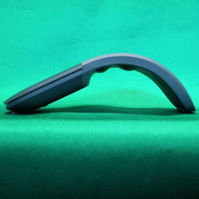 デスクトップでも快適なモバイルマウス「Microsoft Arc Mouse」 5